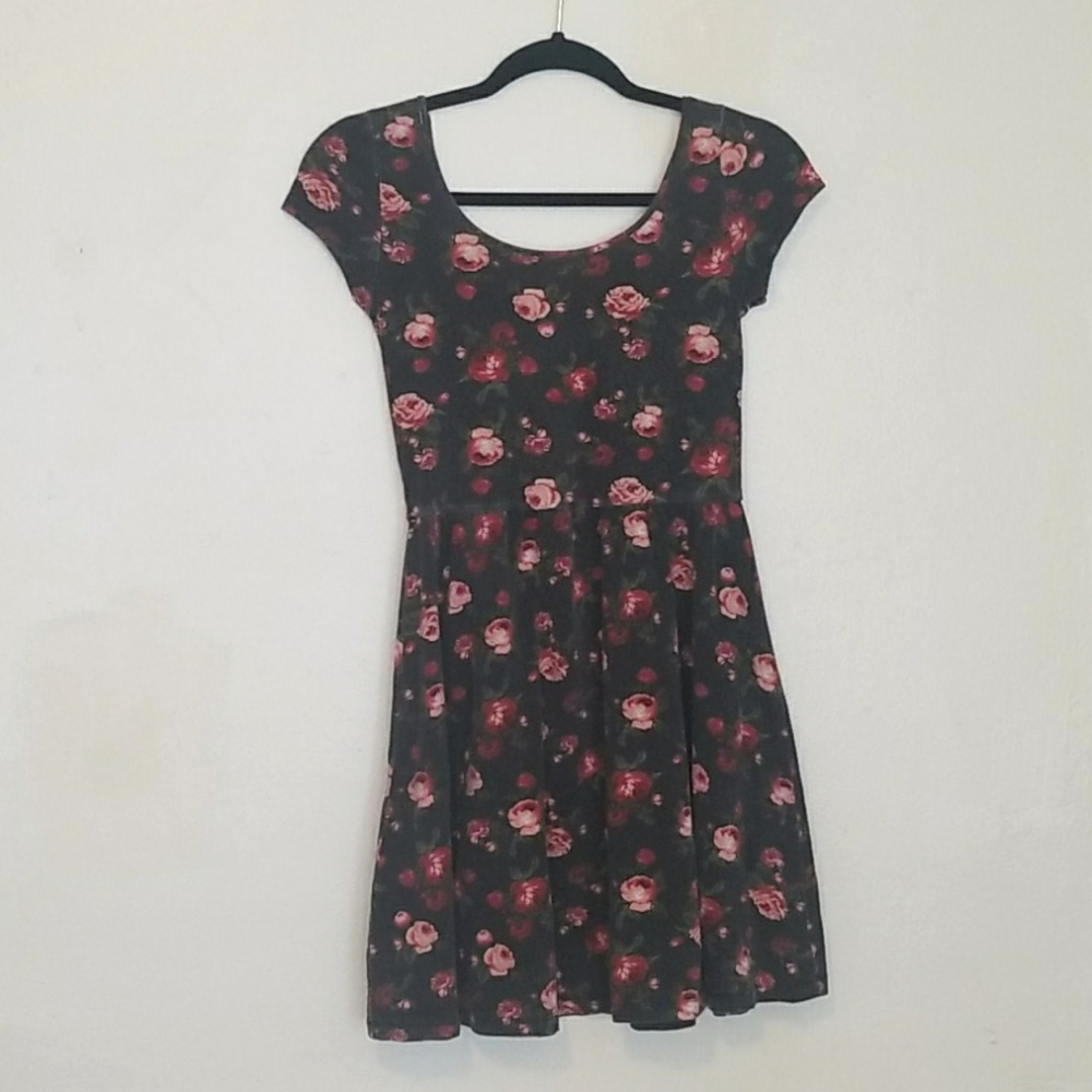 XS Fit and flare floral dress